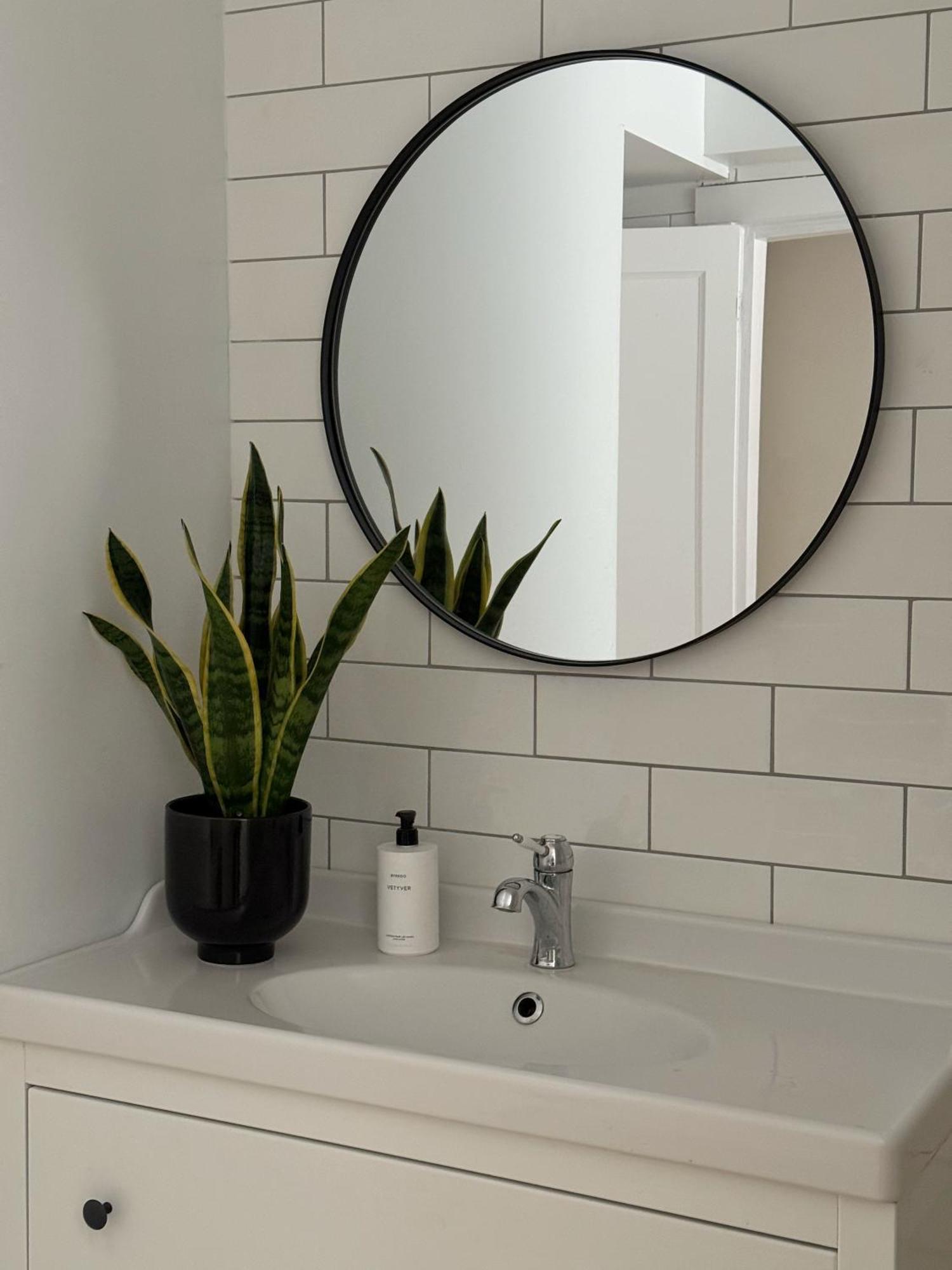 Comfortable And Stylish Apartment In Quiet Area Downtown Reykjavík Eksteriør billede